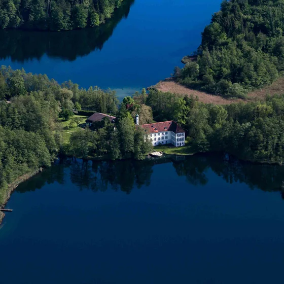 Hartmannsberg Schloß, Luftaufnahme | © Tourist Info Bad Endorf, Markus Weißmüller