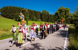 Fronleichnam Stephanskirchen Madonnaträgerinnen | © Tourist Info, Nitzsche Rainer