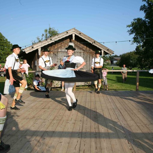 Volkstanz im Freien, Hofham | © Tourist Info Bad Endorf
