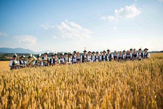 Musikkapelle Bad Endorf, Getreidefeld | © Tourist Info Bad Endorf, Andreas Jakob