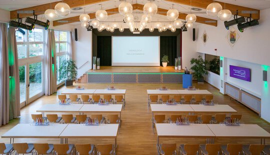 Chiemgau Thermen, Kultursaal am Park | © Chiemgau Thermen